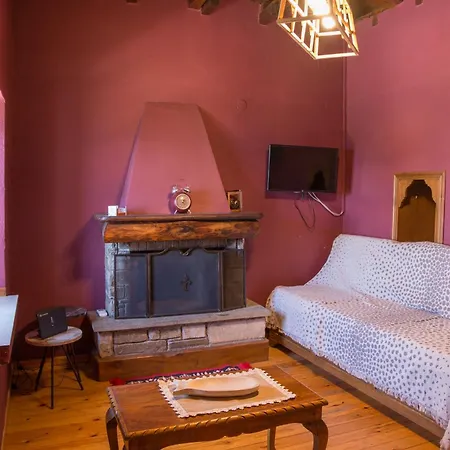 το καλύβι της γιαγιάς Damouchari