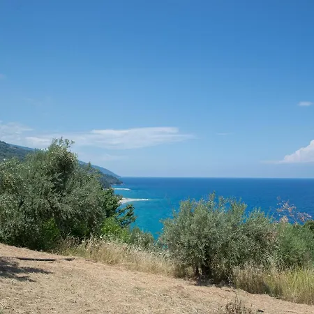 το καλύβι της γιαγιάς Damouchari