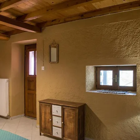 το καλύβι της γιαγιάς *